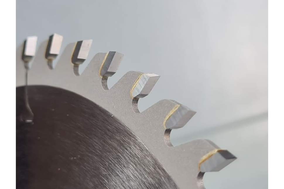 Пильный диск 220x30x2,8/1,8 Z=48 ATB 15° продольный/поперечный рез по древесине PROCUT 797.2203048